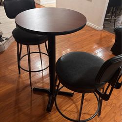 Round bar table  with stools