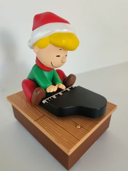 Schroeder 2011 2012 Hallmark Peanuts Wireless Band Figure Piano