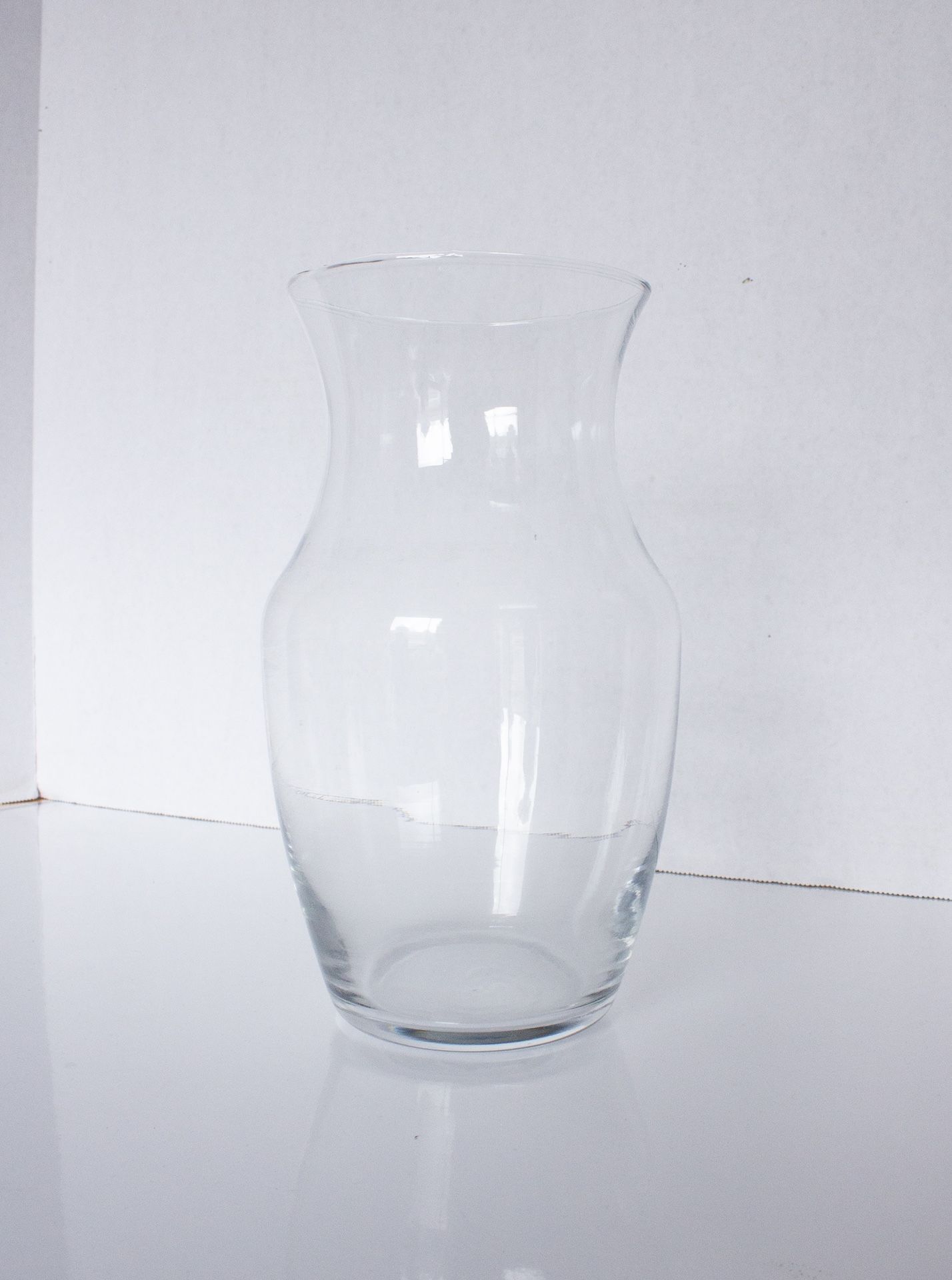 9 inch Tall Clear Glass Rose Vase