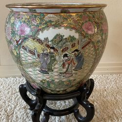 LARGE CHINESE PORCELAIN FISHBOWL ON STAND