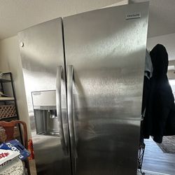 Refrigerator - Kenmore 