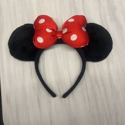 Minnie Mouse Ears With Bow