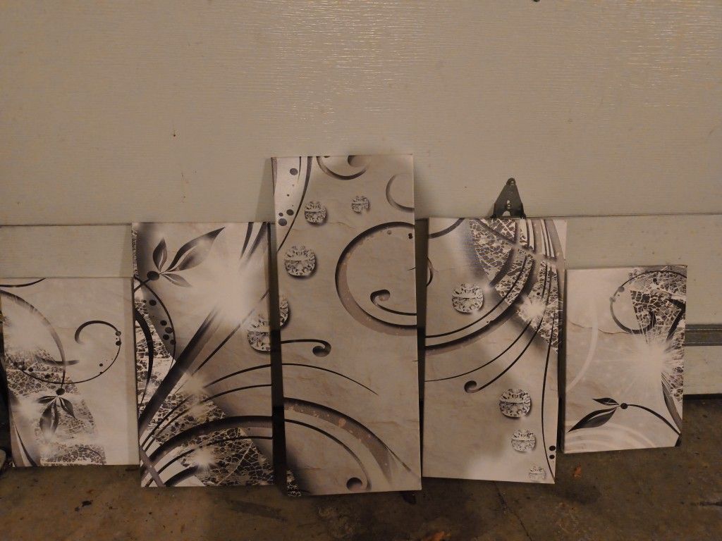 Free Wall Decor
