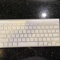 Apple Wireless Bluetooth Keyboard Model A1314 Silver 