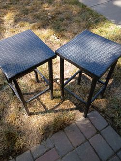 Wicker bar stools never used