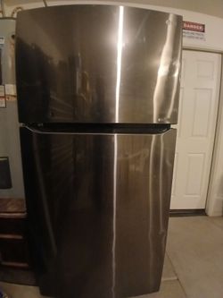 LG 23.8 cu ft refrigerator/freezer