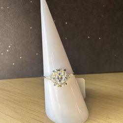 💎 2.4 CT Oval Diamond  Ring – Diamond Tested – Size 6 & 8 – $327 ✨