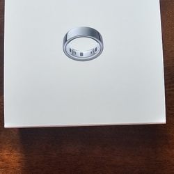 Size 9 Brand New Silver Oura Ring!! 1 Year Subscription To The App Included 