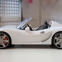 Rainbow High Sports Car Color Changing Feature