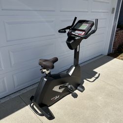 SOLE B94 Upright Bike