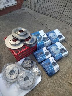 The Detroit Axle 
brake pads
Brake drums
Break rotors
Nissan