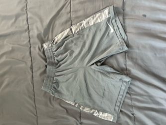 Nike Athletic Shorts Gray Camo