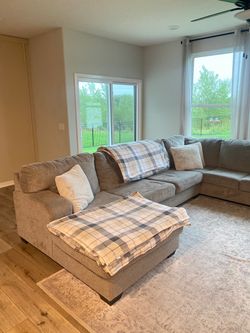 Large Gray/Taupe Fabric Sectional Sofa with Chaise