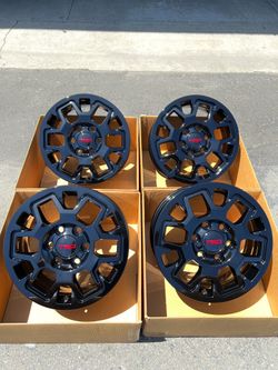 17” Toyota Tacoma TRD OEM Wheels Gloss Black