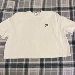 Nike Crop Size L