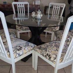 Dinning Table 