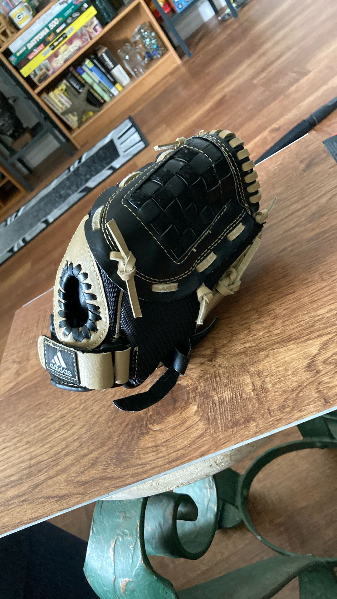 Adidas TS 9500 SDY 9.5” Glove RHT