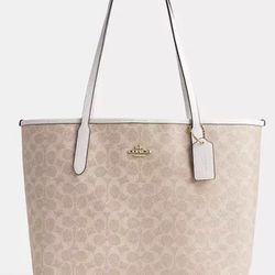 NWT Coach City Tote Bag In Signature Canvas 