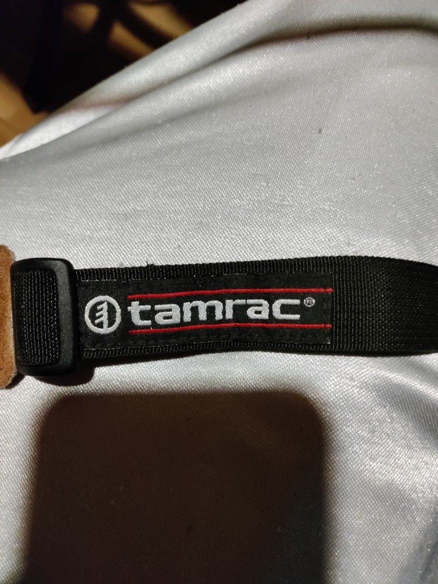 Tamrac Camera Strap Missing Other Clip Ends