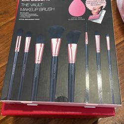 10 Piece Makeup Tool Set