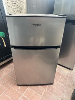 Whirlpool mini fridge
