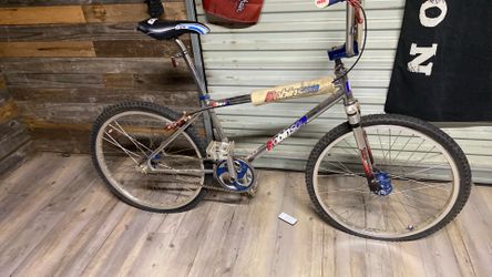 24” 1990 Robinson Cruiser
