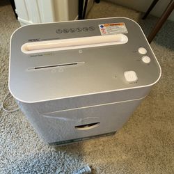 Royal 10 Page Crosscut Paper Shredder 