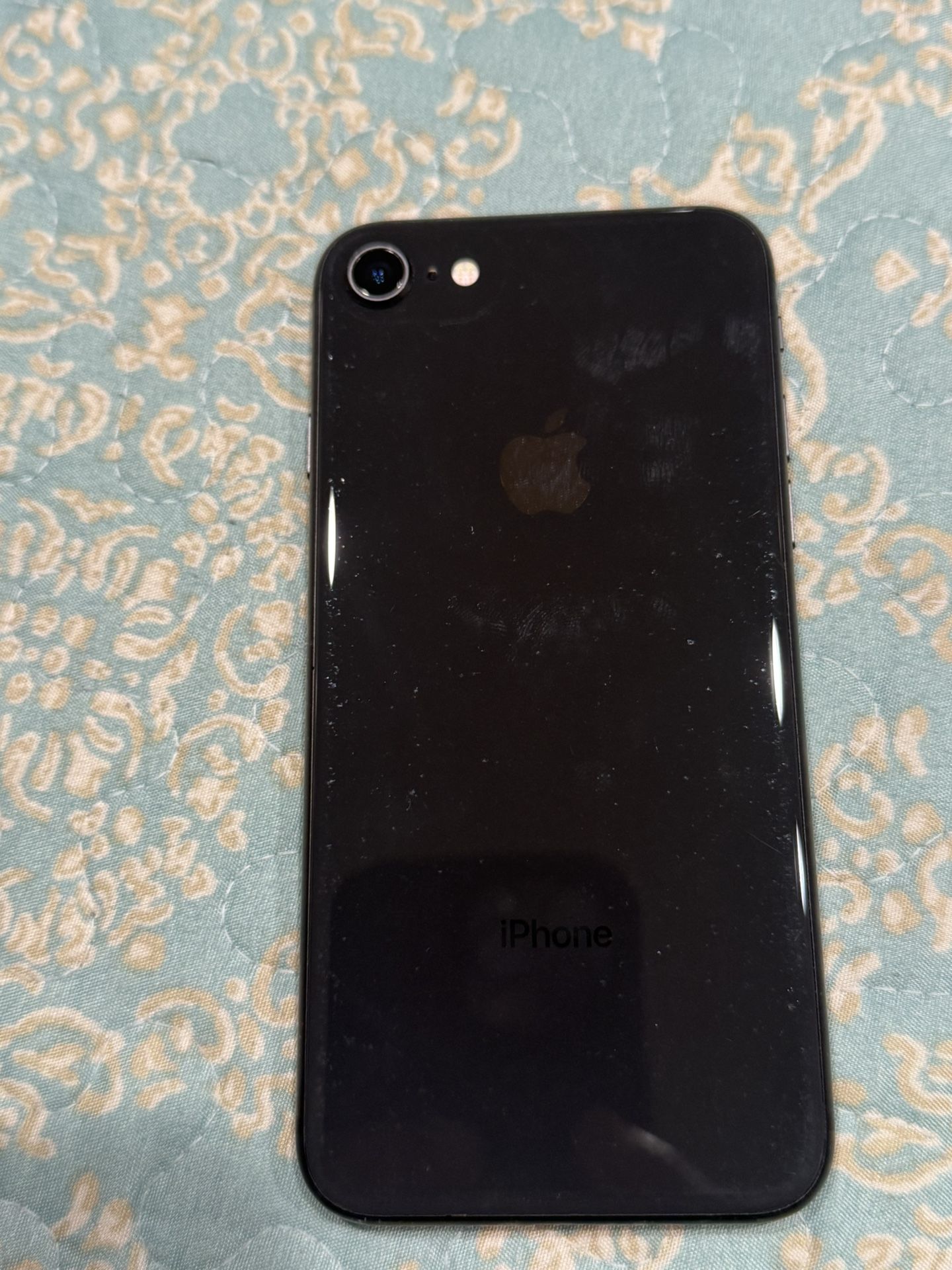 iPhone 8 64gb In very Good Condition Unlocked Worldwide Any Network