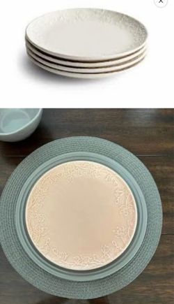 Set of 8 dinner plates with scripture