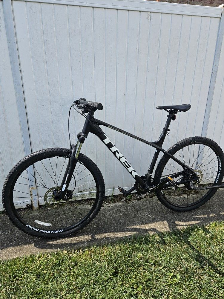 Trek MARLIN 5 Mountain Bike