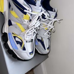 Balenciaga Tracks