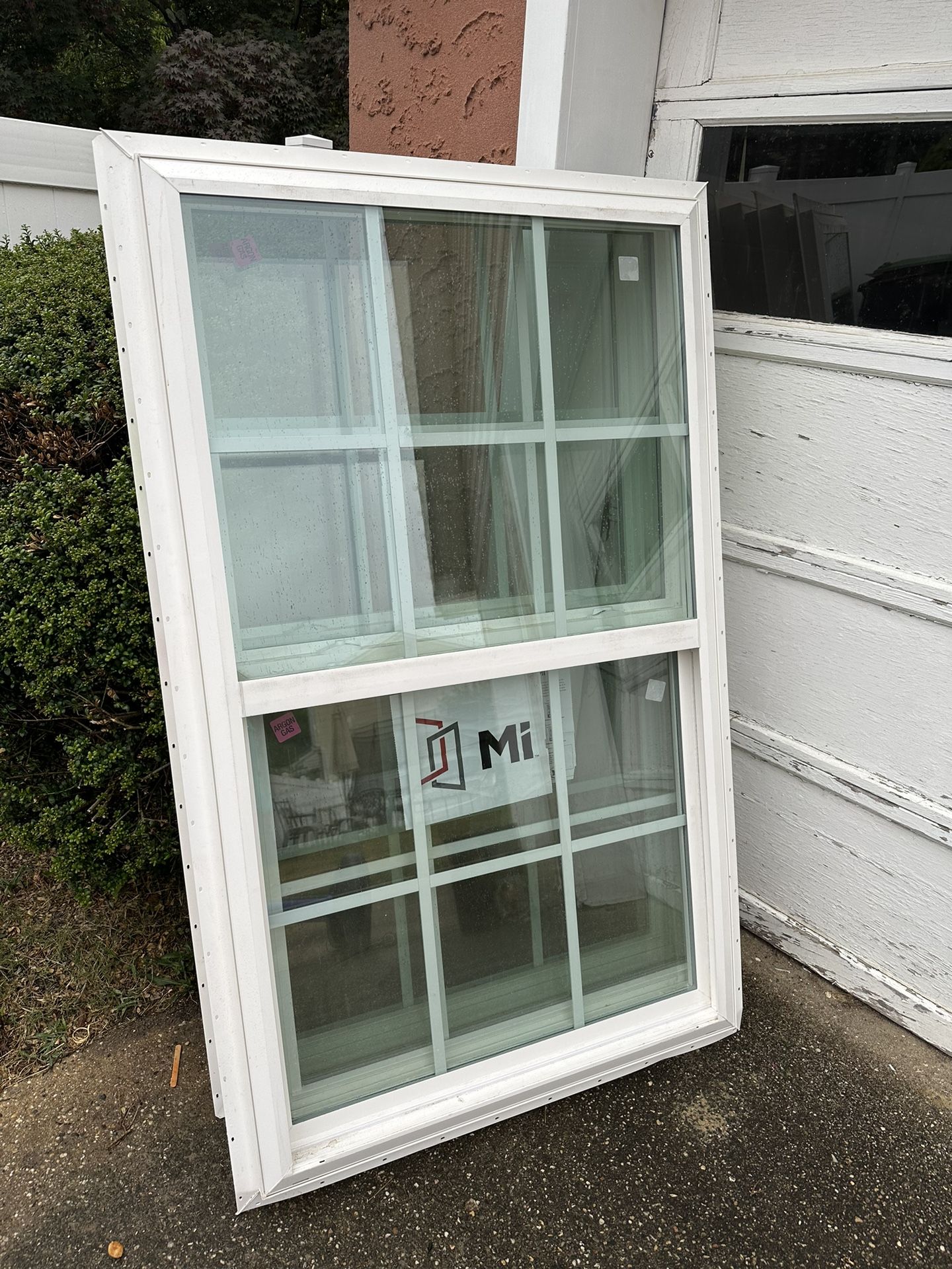 MI 3050 Windows - Single Hung, White Vinyl, Operating, New Construction