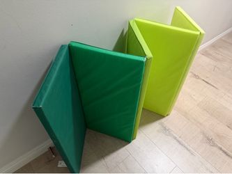 IKEA PLUFSIG Folding gym mat