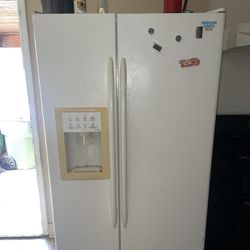White fridgerator