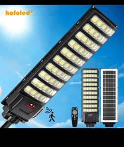 4000w Solar street light with waterproof ip66,time awitch, intelligent light control,wireless remote control, human body induction 
Brand new inside t