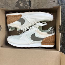 Nike DBREAK - NEW (Size 12)