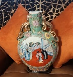 Vintage from the 1960s PORCELAIN CHINESE HAND PAINTED PORCELAIN MOON FLASK VASE WITH STAND