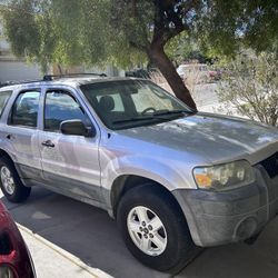 2005 Ford Escape • XLT Sport SUV 4D