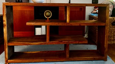 TV console/runner