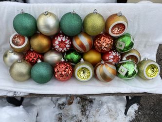 25 Pieces Large Indoor/ Outdoors 6” Christmas Trees Ornaments 