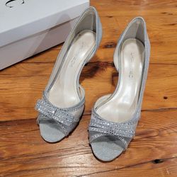 Caparros Women's Kenzo High Heels ~ Pull-on, Silver Glitter, Size 9.5, 2" Heel