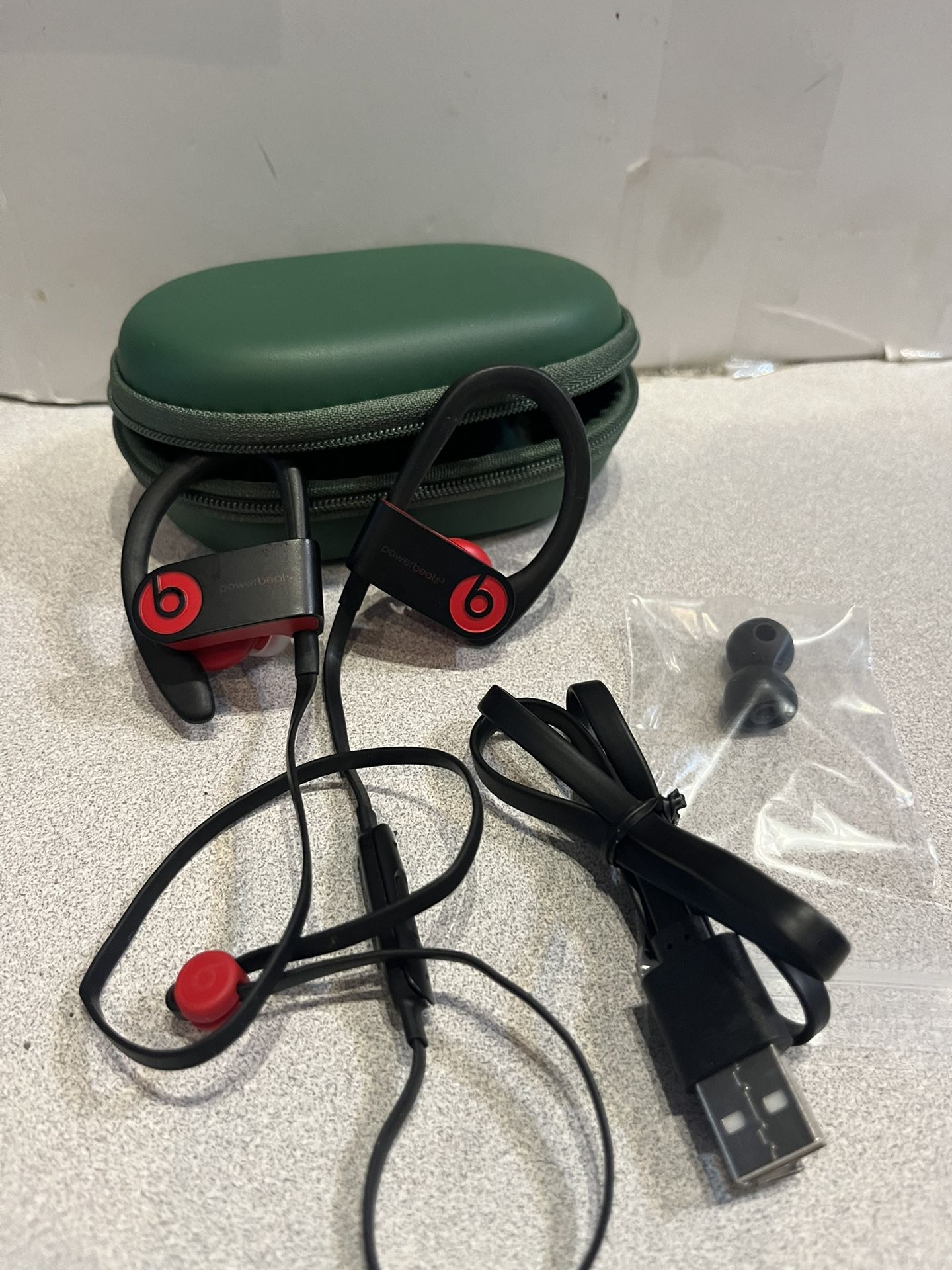 Beats By Dr.Dre Powerbeats 3 Wireless Headphones In-Ear Bluetooth Headphones -Black/Red