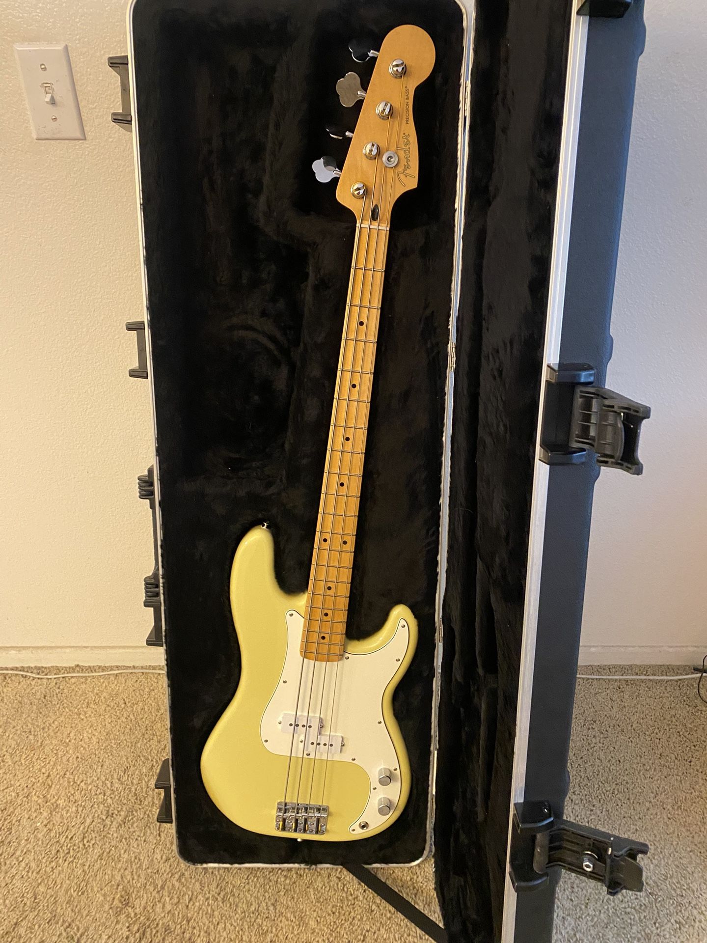 Precision Bass In Hialea Maple Neck