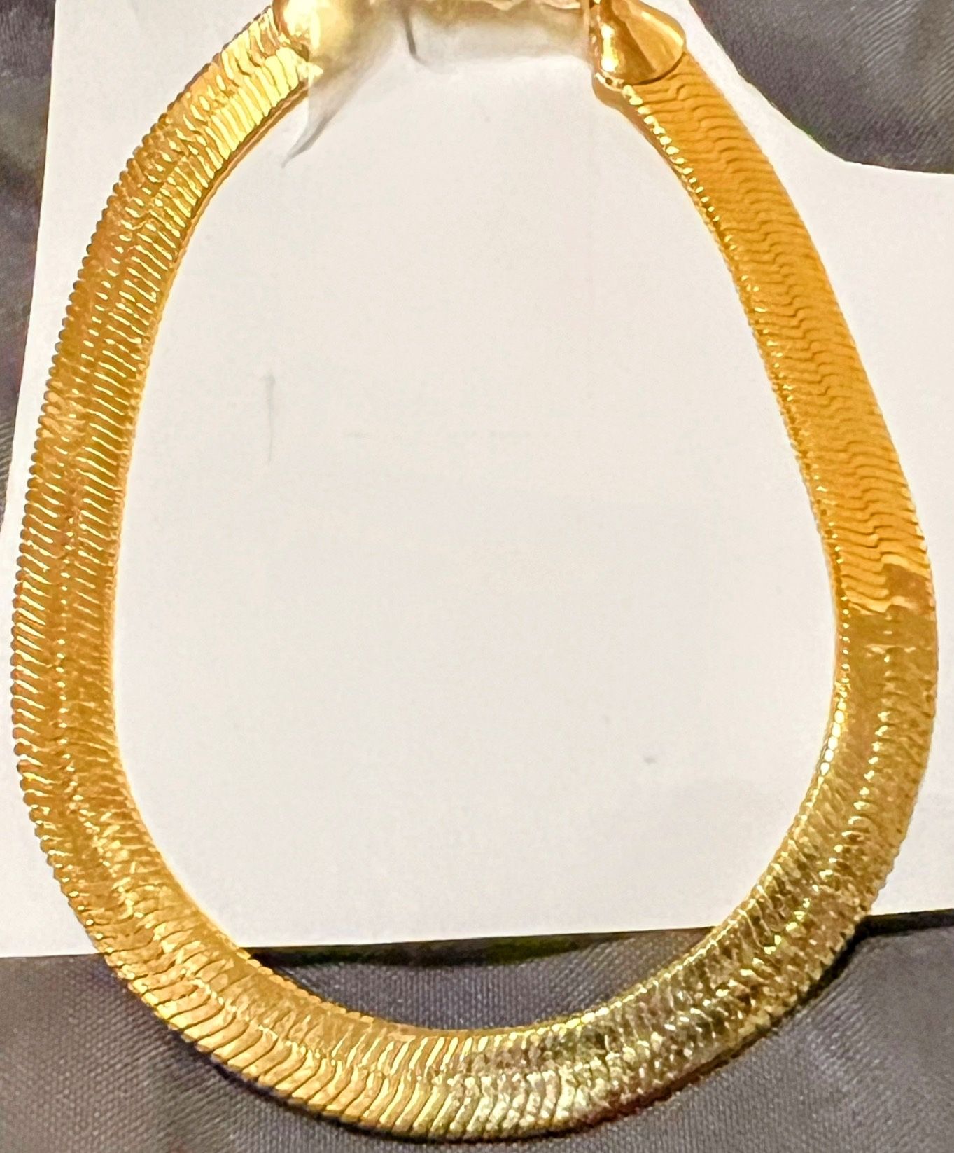 GOLD-COLORED BRACELET, NEW!