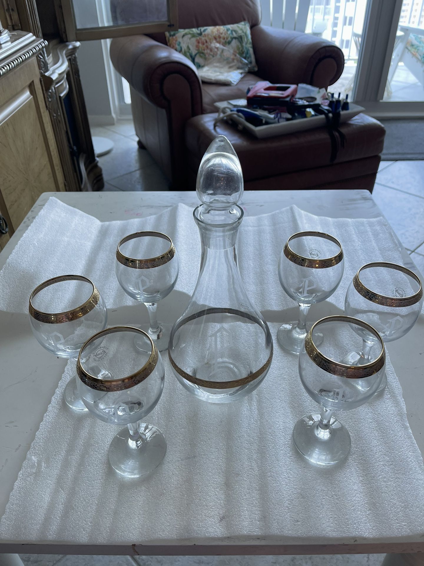 24 Kt Gold Trim Pasabahce Circle Of Art Decanter, And Six Wine Glasses