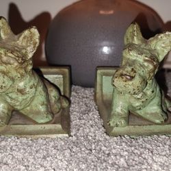 2 Dog Metal Bookends