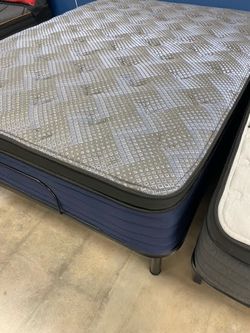 Brand New Queen Mattress Floor Models - 
Only $40 Down!