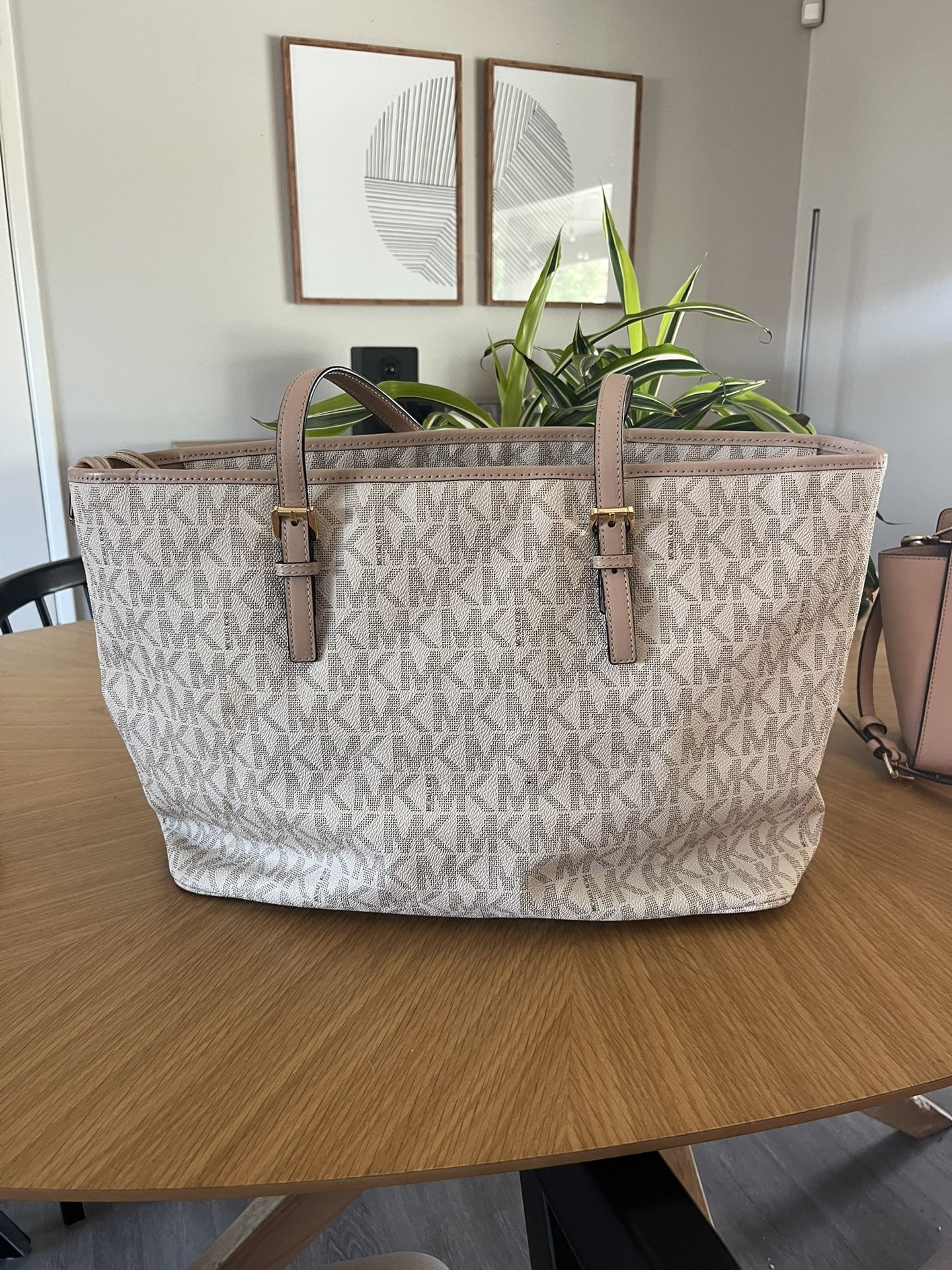 Michael Kors Never Full Tote