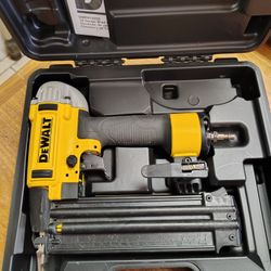 DeWalt 18ga Brad Nailer