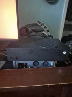 Xbox series s 1tb black with moniter and controller/cords